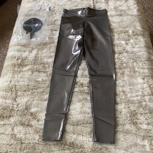 NWT Blackmilk Juicy Fruit Gunmetal Leggings Medium